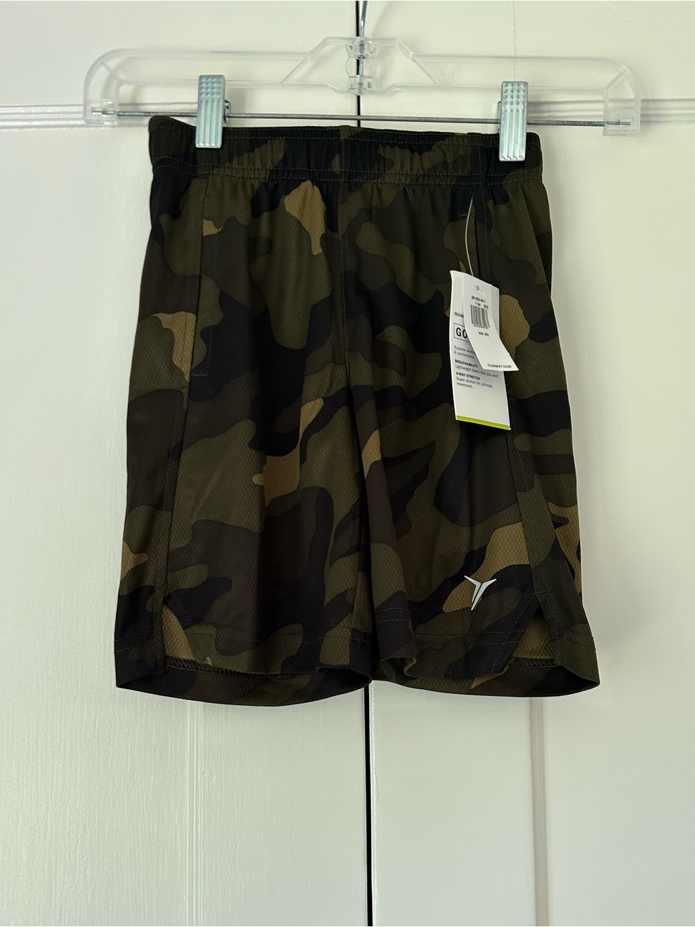 Old Navy Printed Go-Dry Mesh Performance Shorts - Green Camouflage - Boys XS (5)
